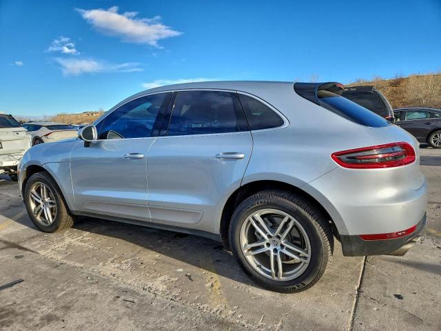 Porsche Macan S Image 2