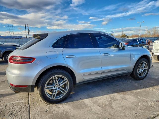 Porsche Macan S Image 7
