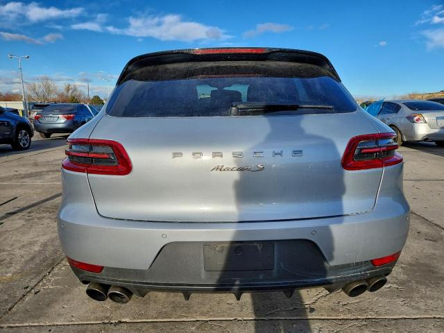 Porsche Macan S Image 3