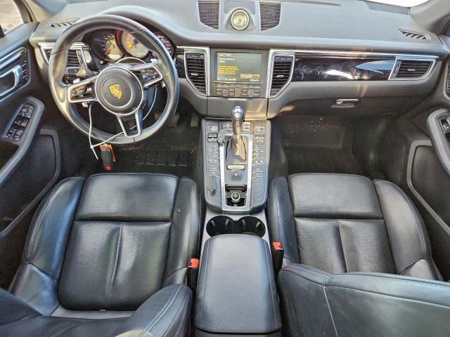 Porsche Macan S Image 4