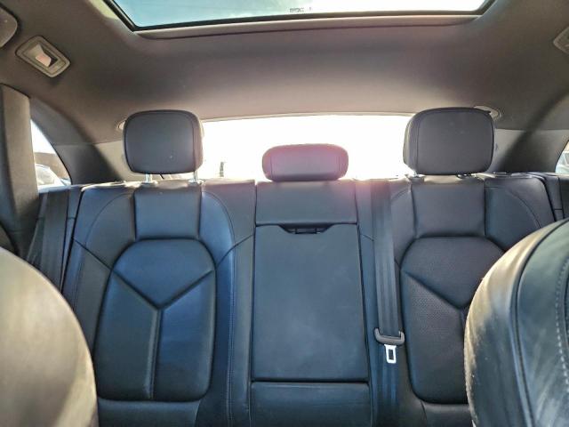 Porsche Macan S Image 8