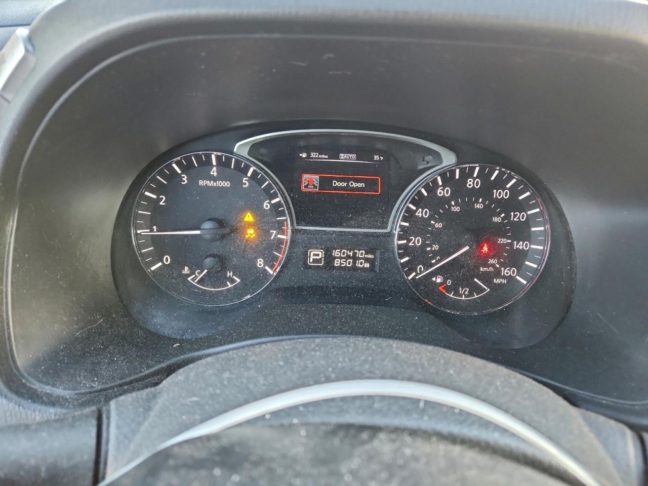 Nissan Pathfinder S Image 6