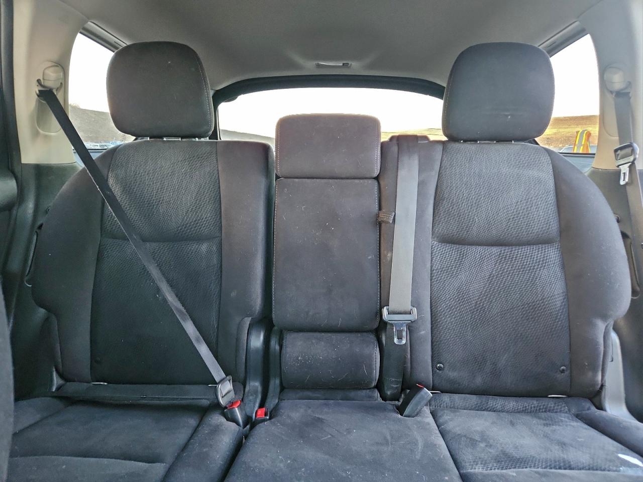 Nissan Pathfinder S Image 9