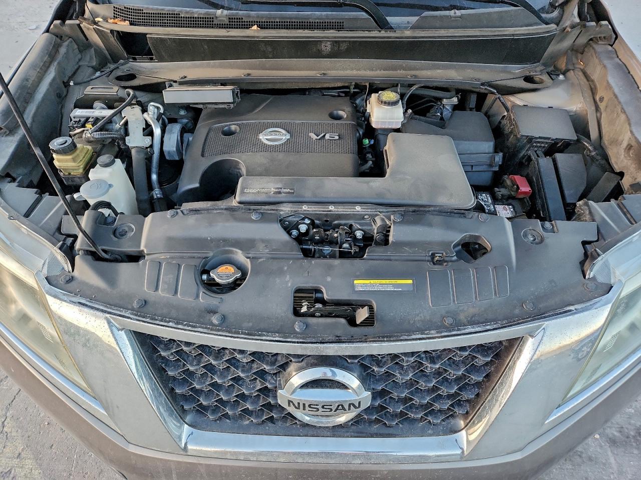 Nissan Pathfinder S Image 11