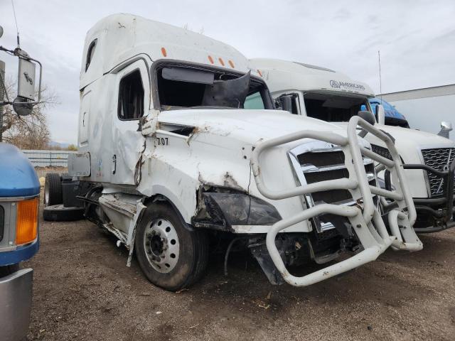  Salvage Freightliner Cascadia 1