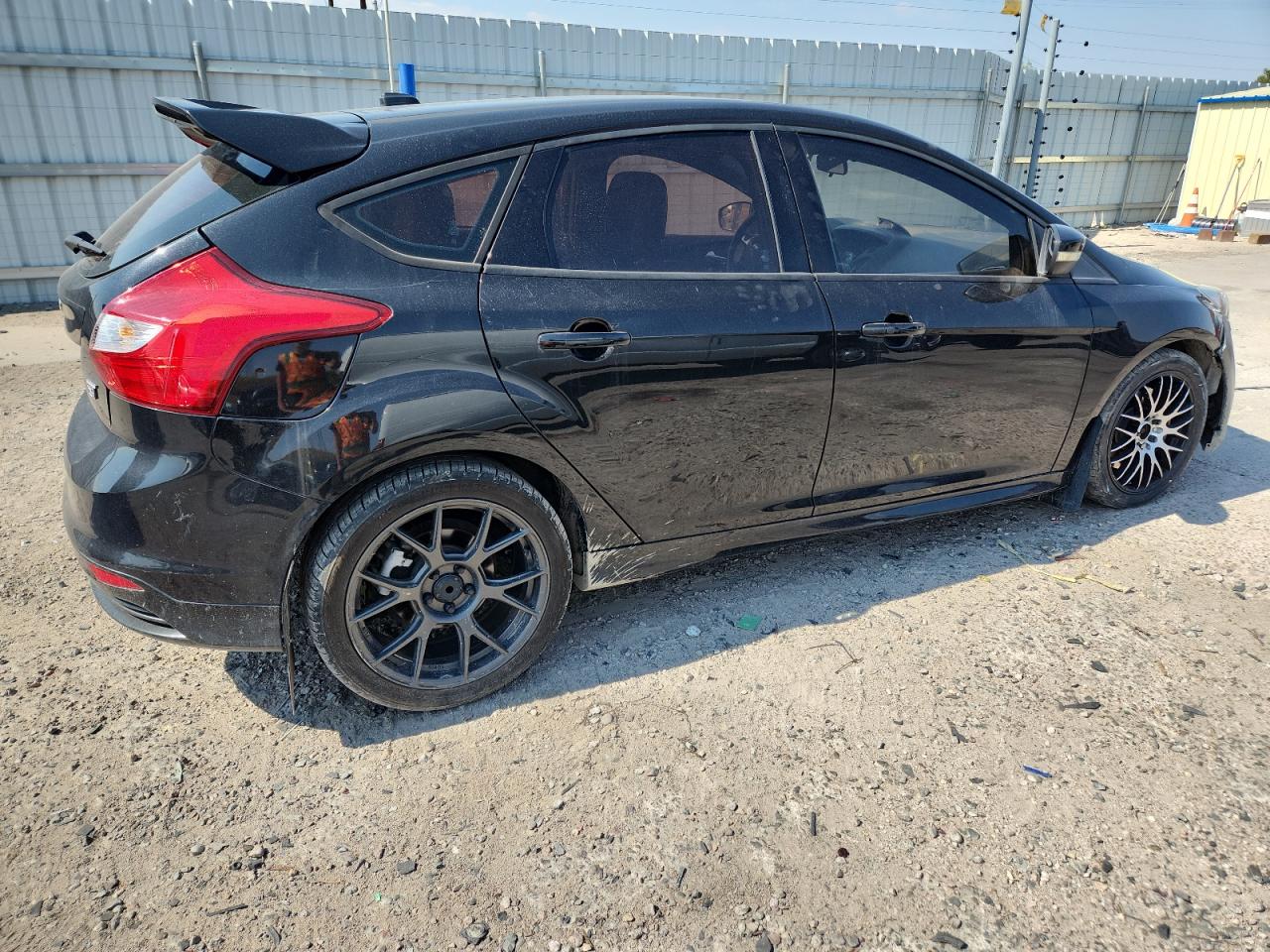 Ford Focus St Image 10