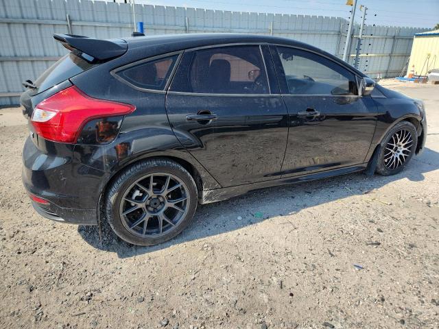 Ford Focus St Image 10