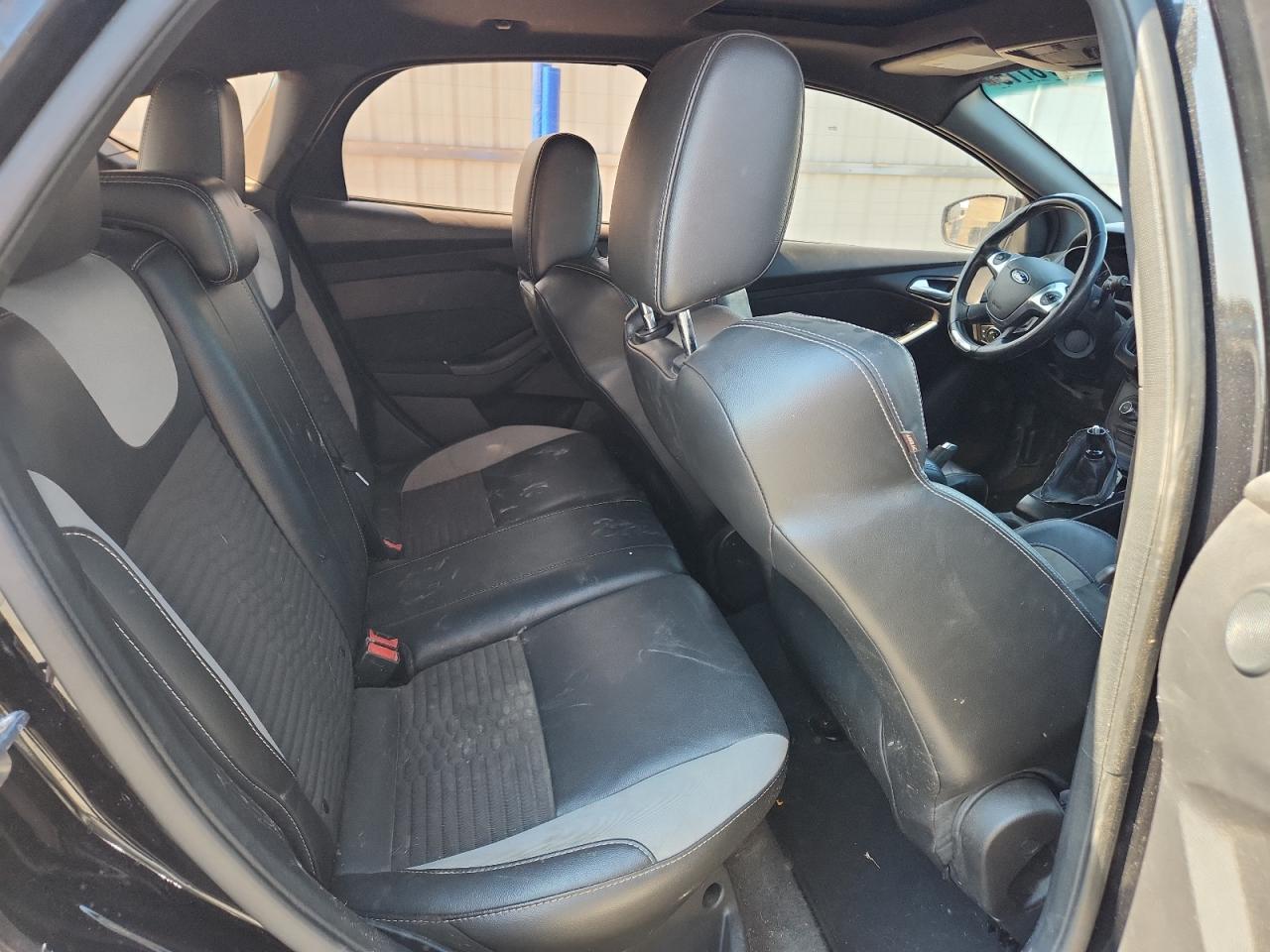 Ford Focus St Image 6