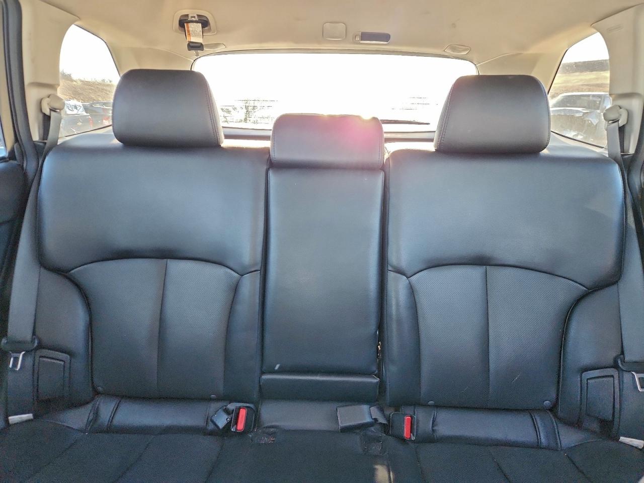 Subaru Outback 2.5i Limited Image 13