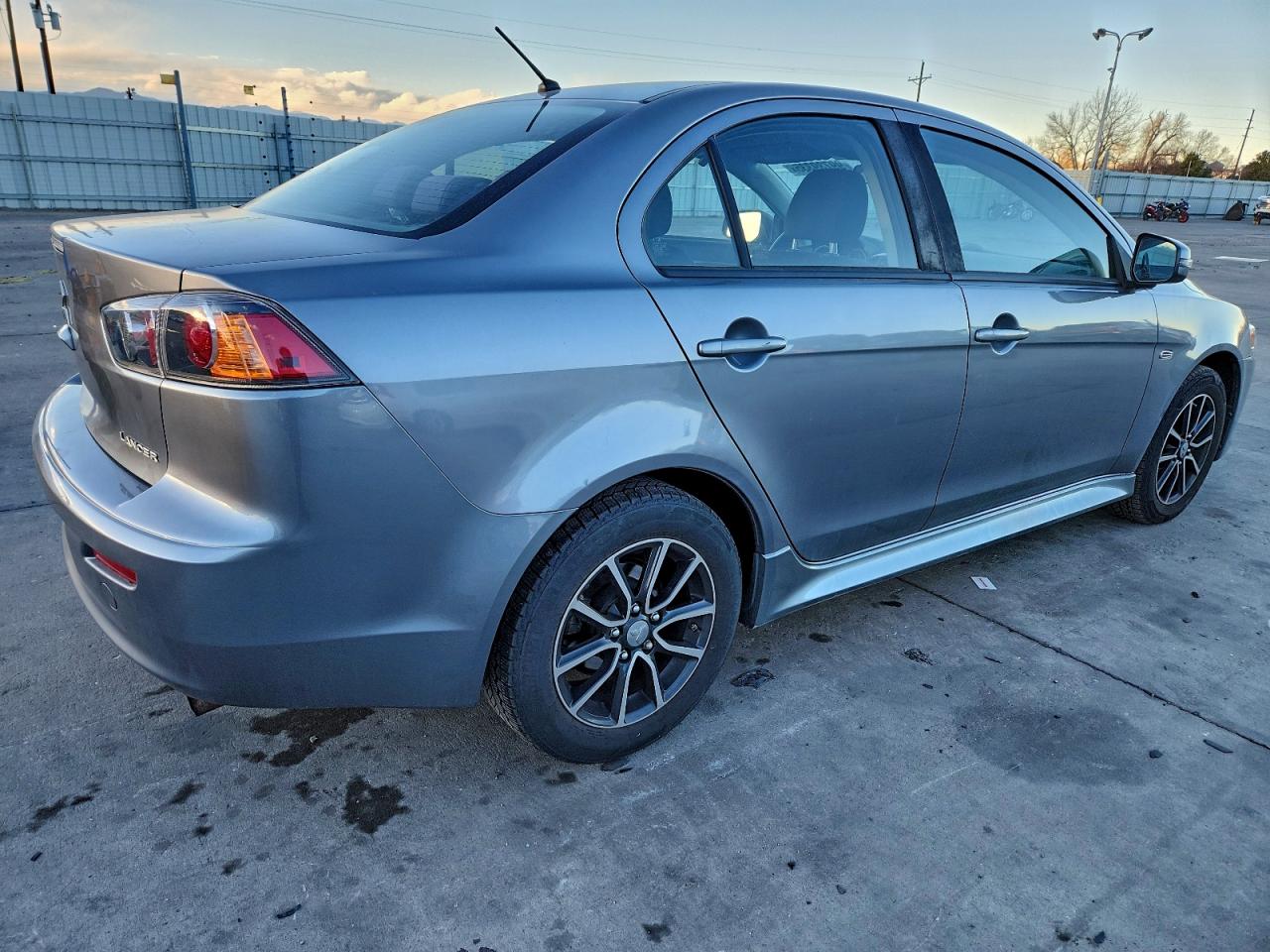 Mitsubishi Lancer Es Image 4