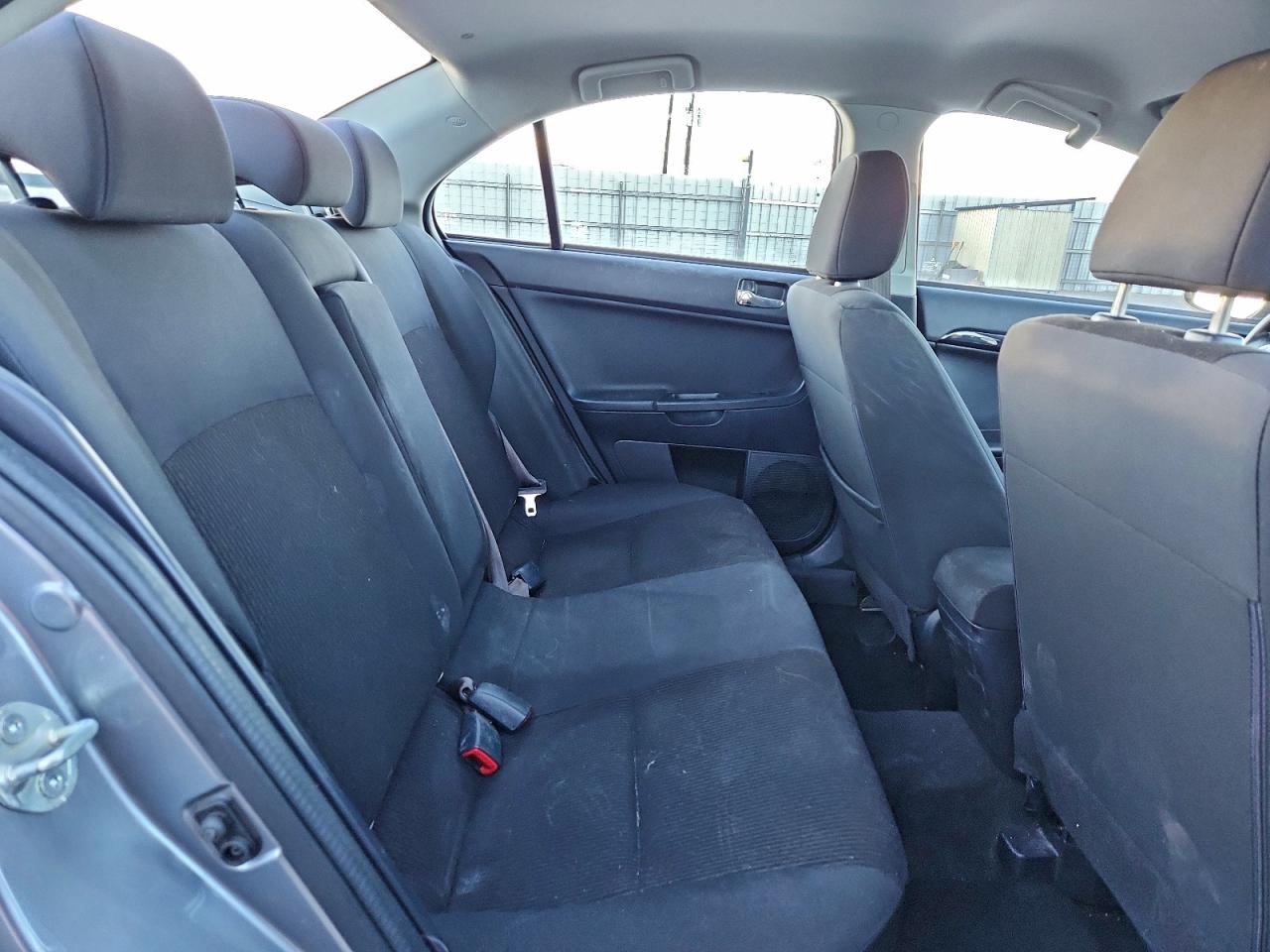 Mitsubishi Lancer Es Image 8