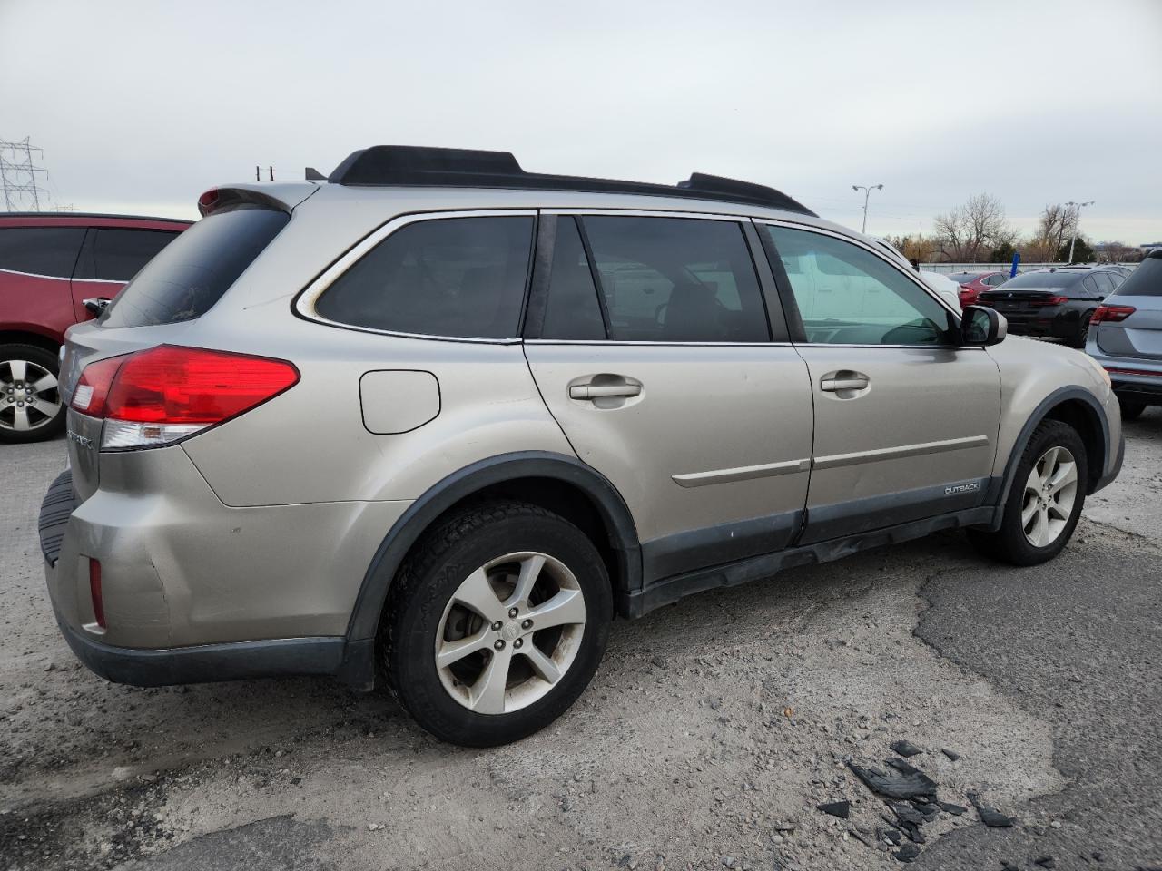 Subaru Outback 2.5i Limited Image 2