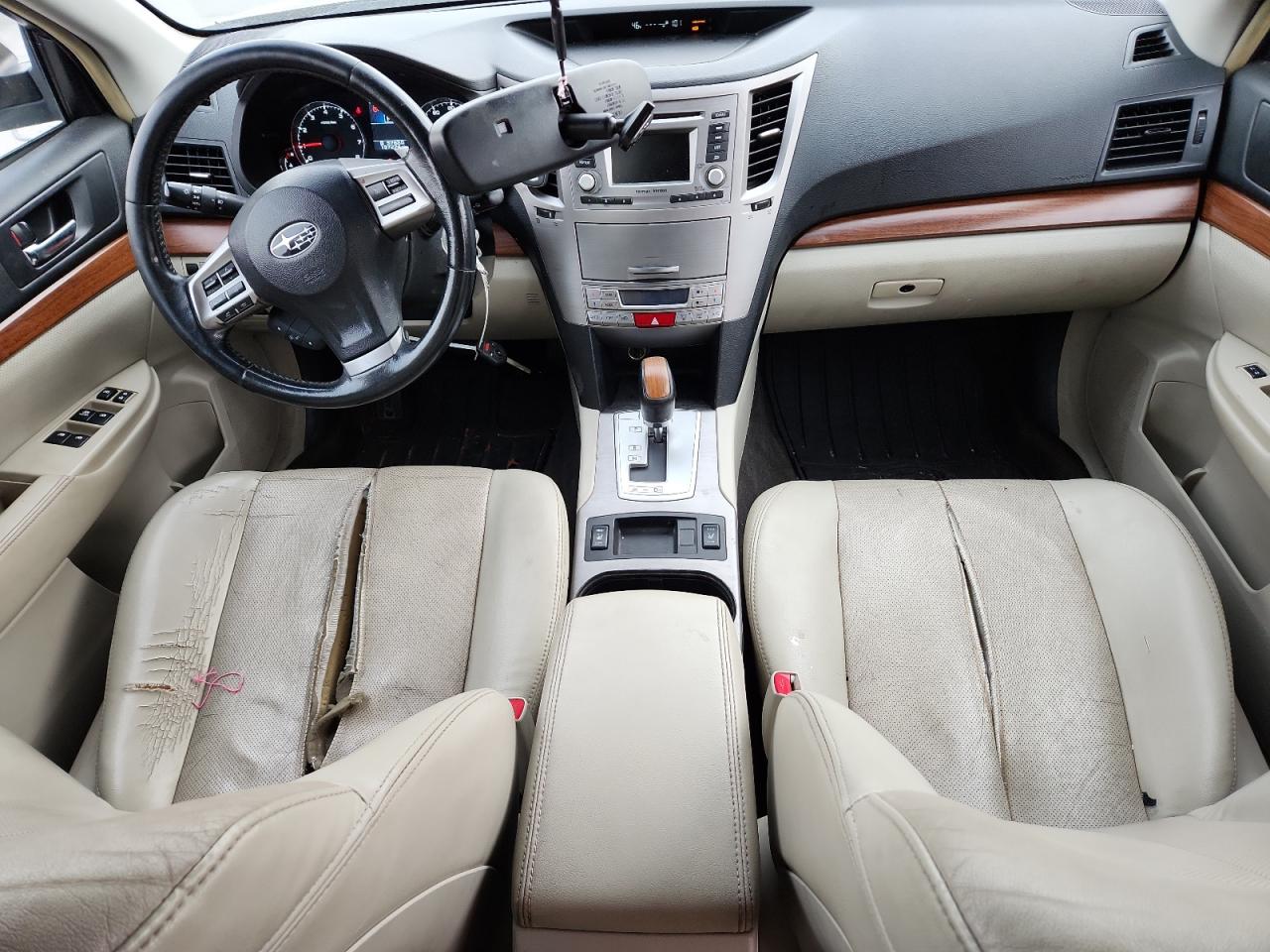 Subaru Outback 2.5i Limited Image 6