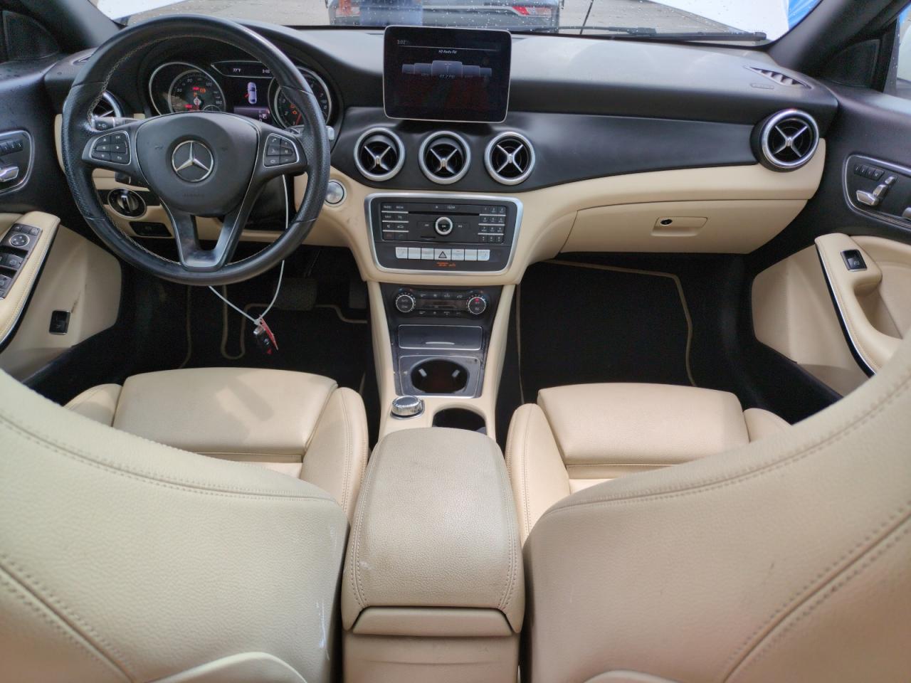 Mercedes-Benz Cla-class 250 4matic Image 9