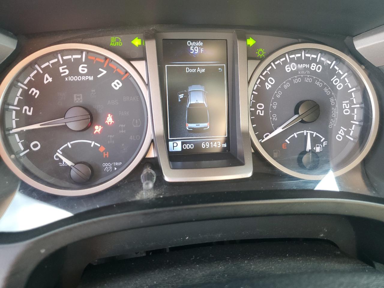 Toyota Tacoma Double Cab Image 7