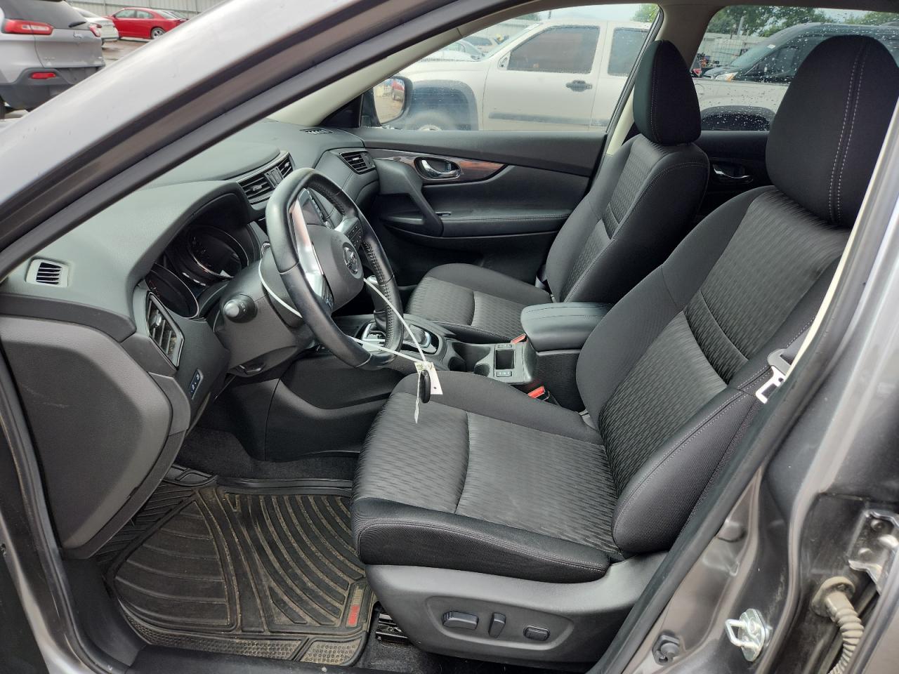 Nissan Rogue S Image 6