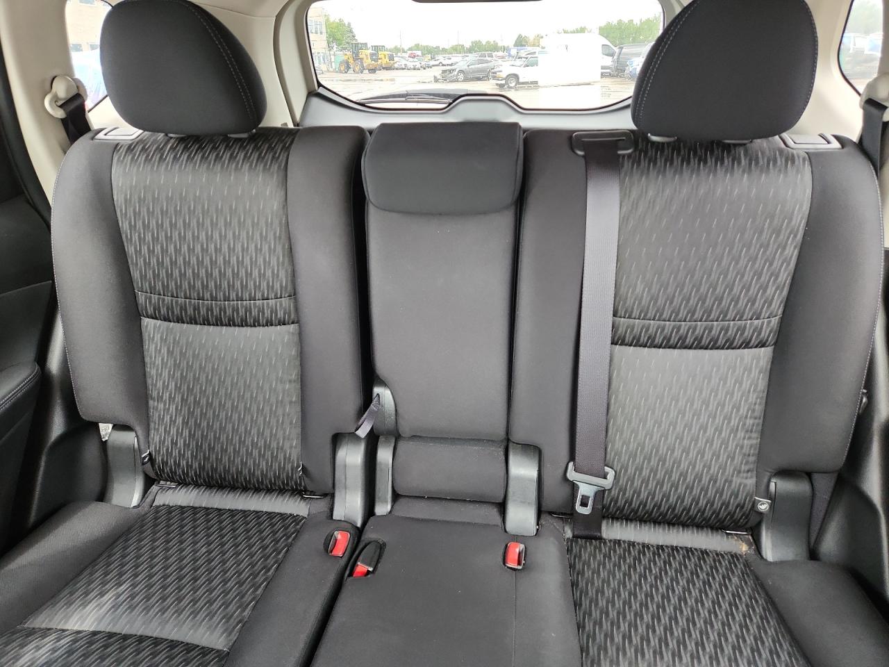 Nissan Rogue S Image 9