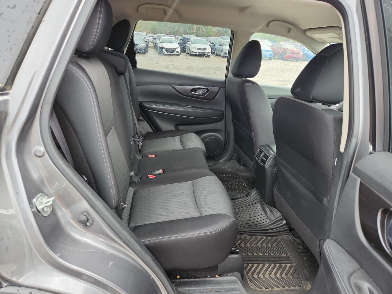 Nissan Rogue S Image 8