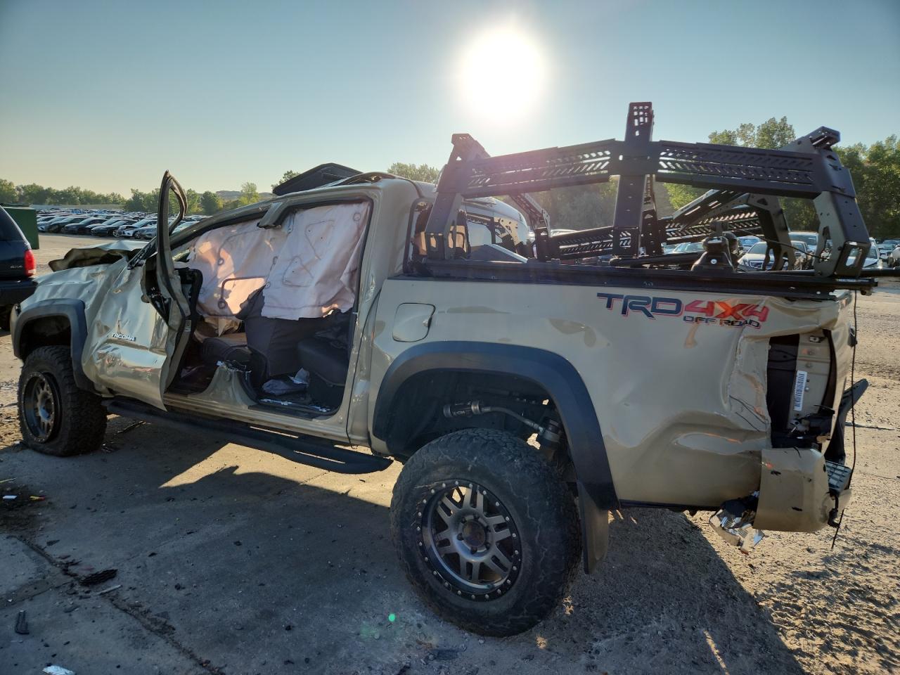 Toyota Tacoma Double Cab Image 3