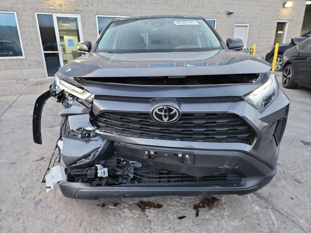 Toyota RAV4 Le Image 9