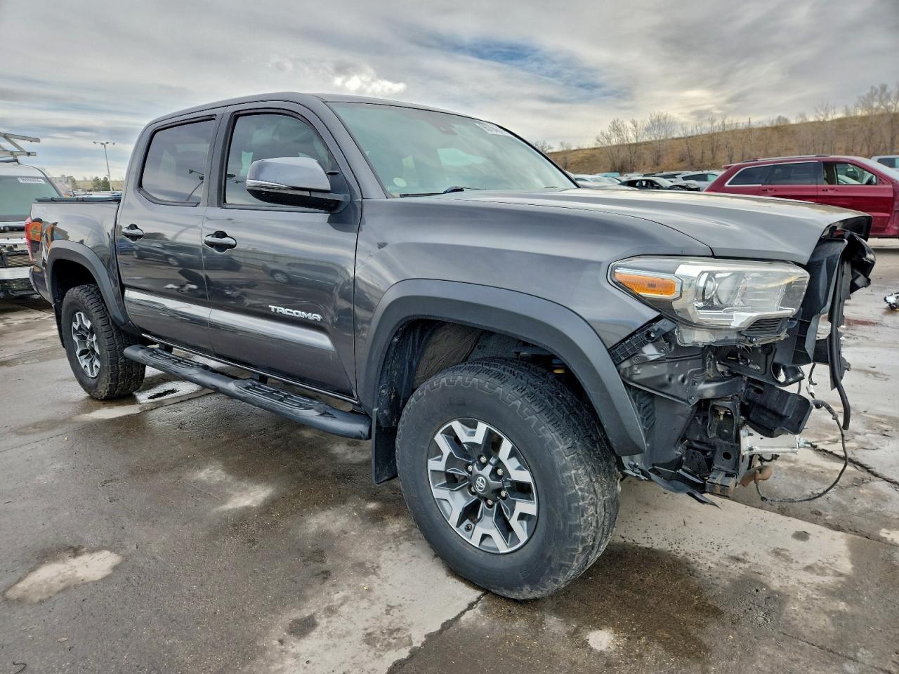 Toyota Tacoma Double Cab Image 3