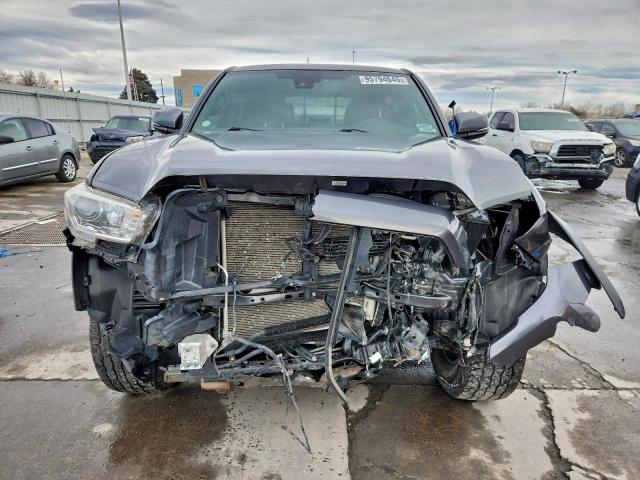 Toyota Tacoma Double Cab Image 2