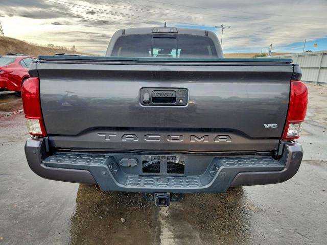 Toyota Tacoma Double Cab Image 8