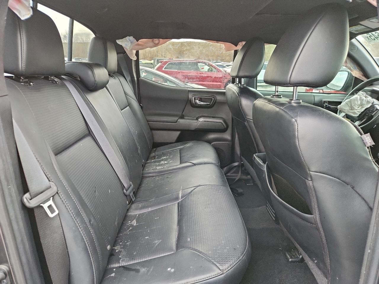 Toyota Tacoma Double Cab Image 13