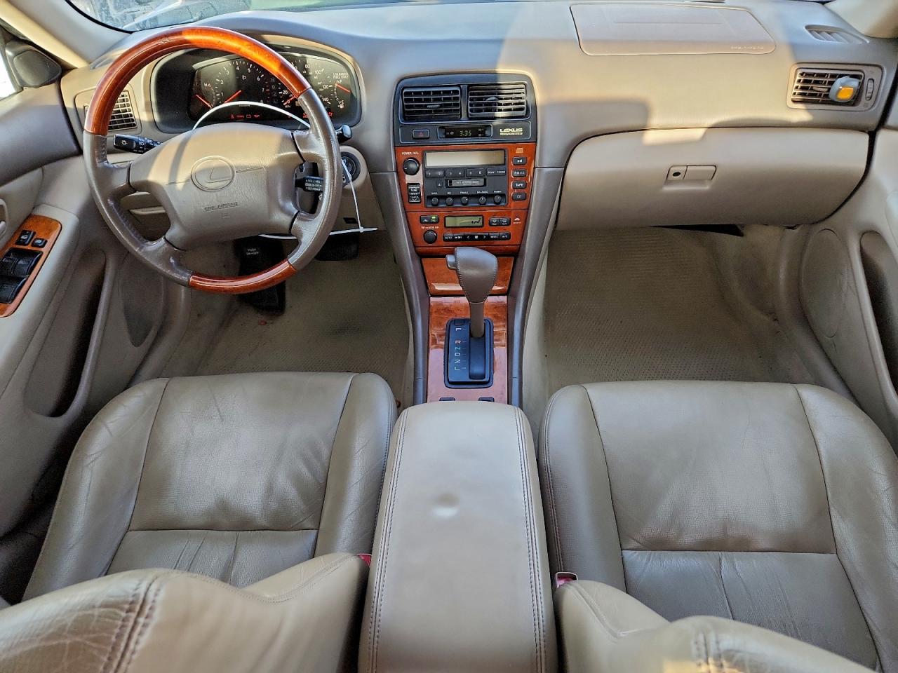 Lexus Es 300 Image 11