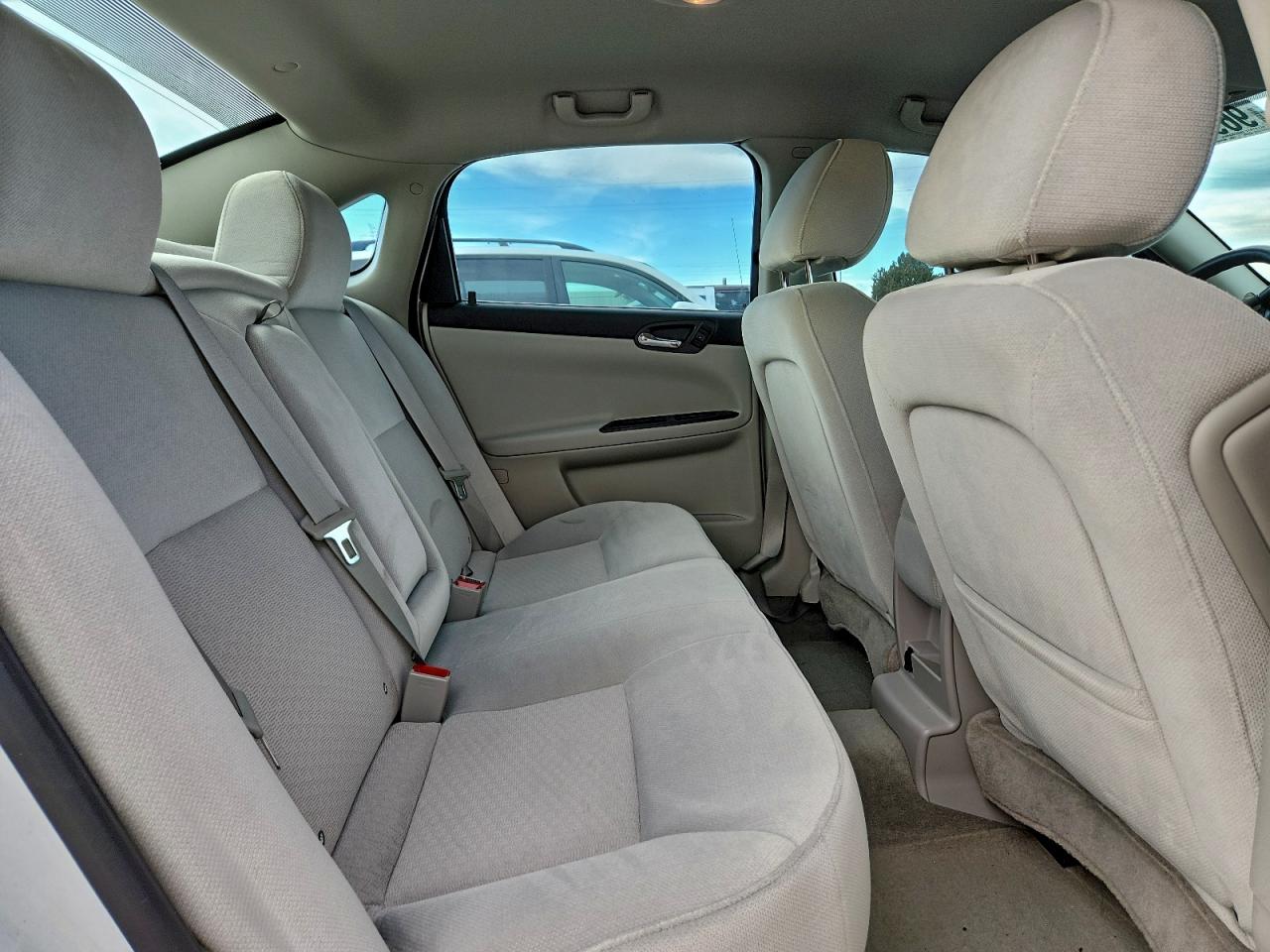 Chevrolet Impala Lt Image 8