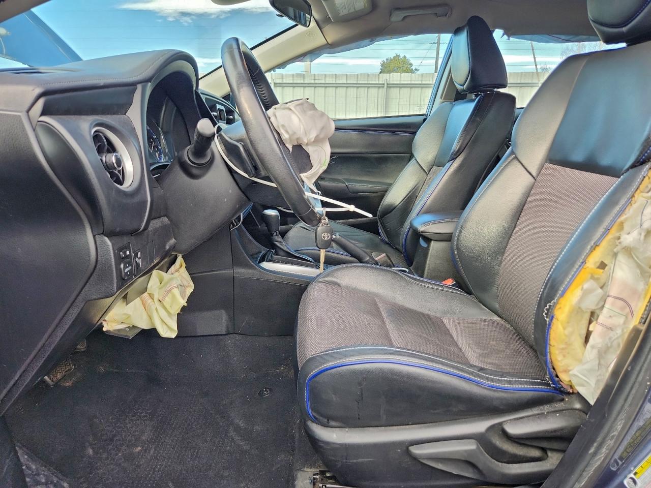 Toyota Corolla L Image 5