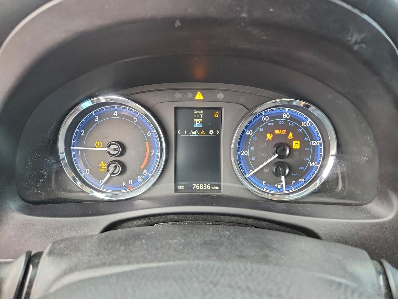 Toyota Corolla L Image 4