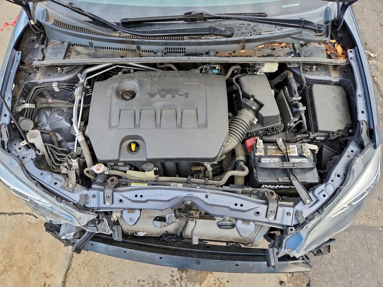 Toyota Corolla L Image 8