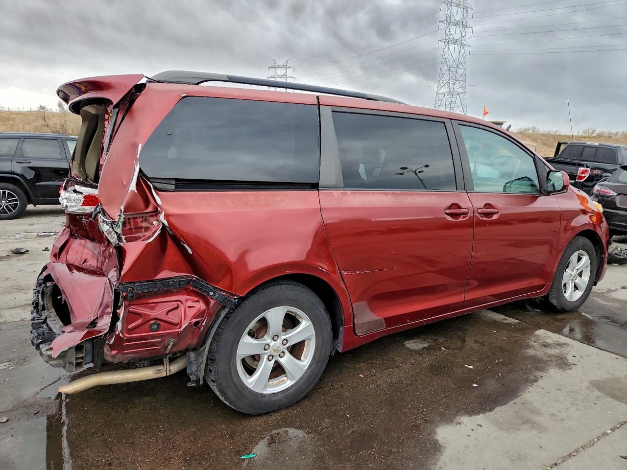 Toyota Sienna Le Image 5