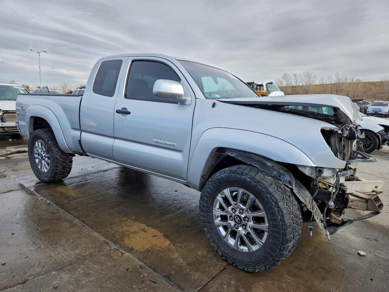 Toyota Tacoma Access Cab Image 4