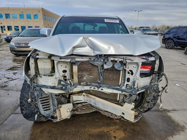 Toyota Tacoma Access Cab Image 3