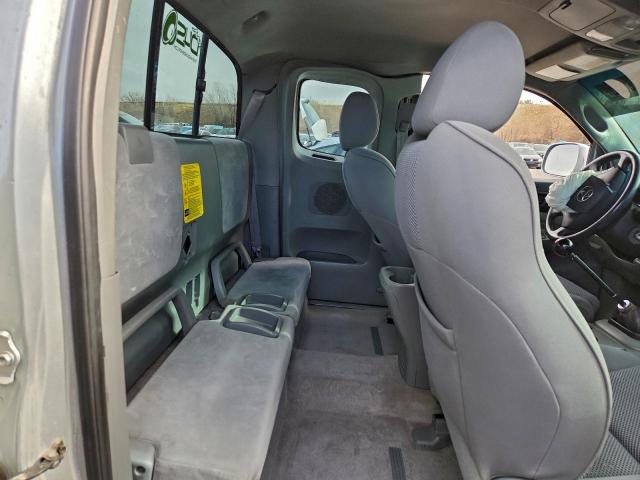 Toyota Tacoma Access Cab Image 8