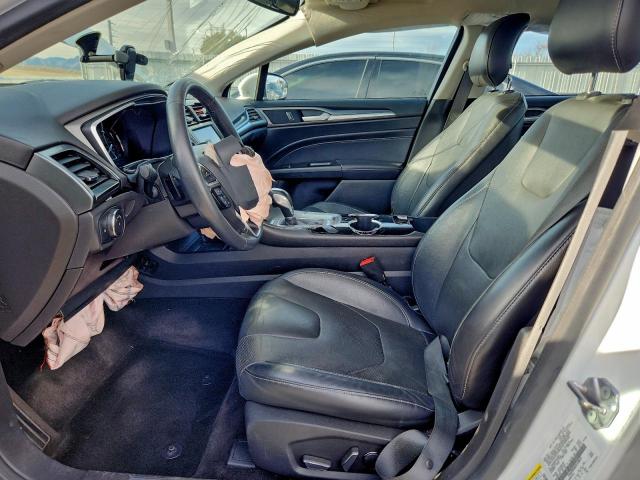 Ford Fusion Titanium Image 2