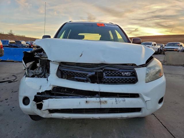 Toyota RAV4 Image 11