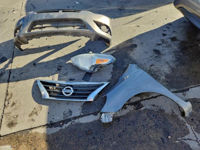 Nissan Versa S Image 5