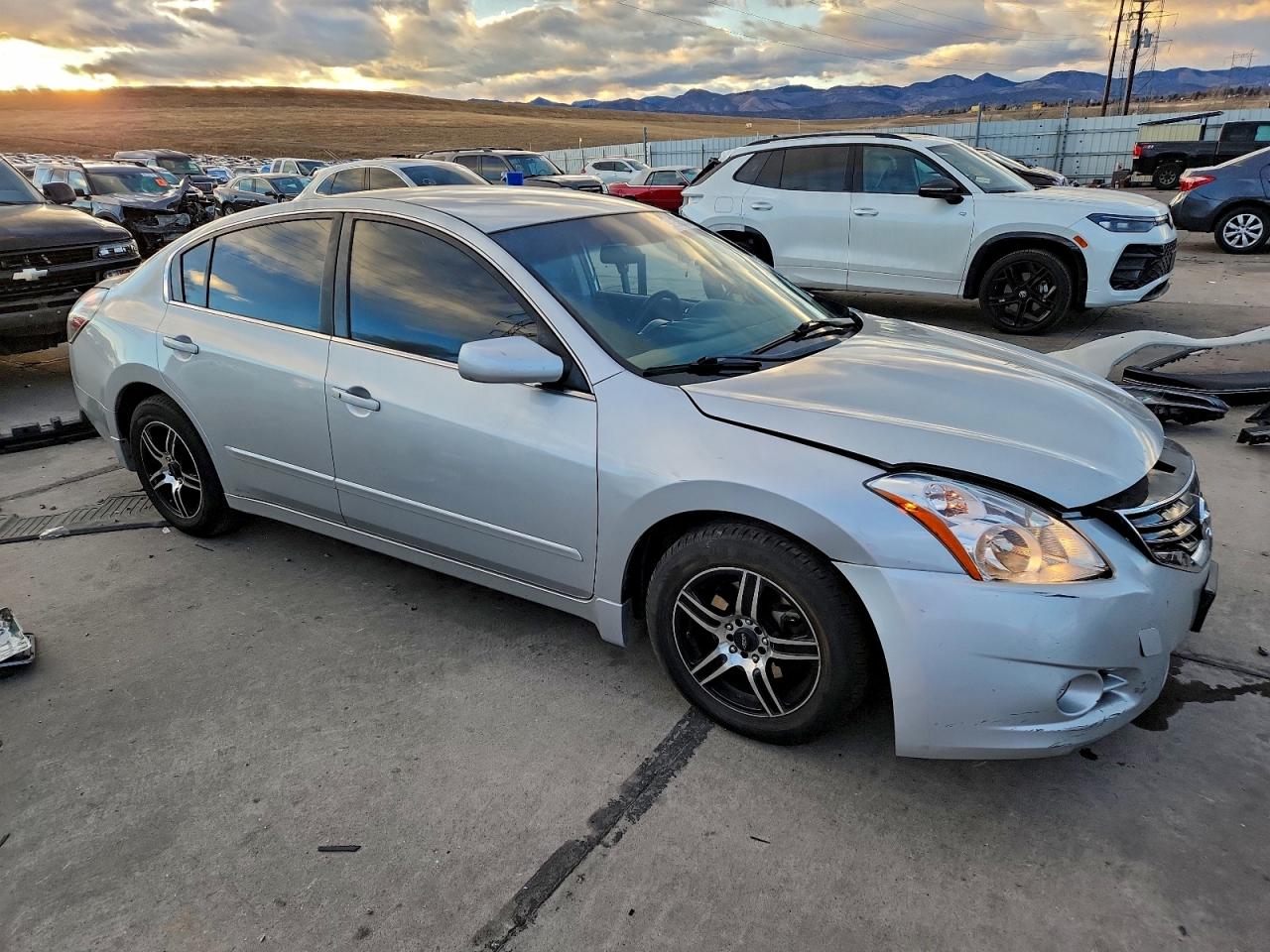 Nissan Altima Base Image 6