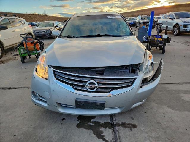 Nissan Altima Base Image 4