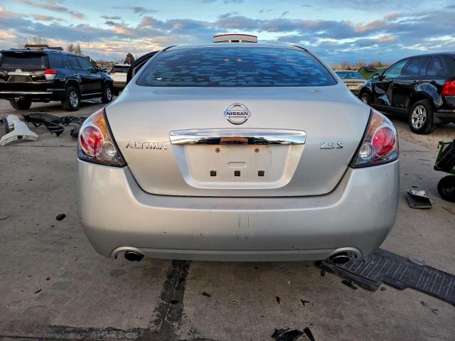Nissan Altima Base Image 5
