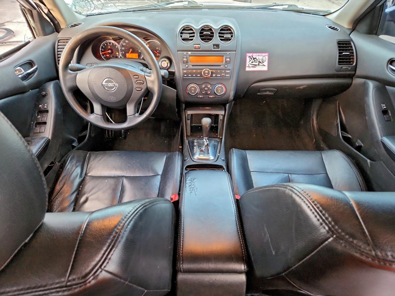 Nissan Altima Base Image 8