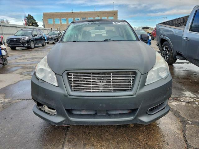 Subaru Legacy 2.5i Image 2