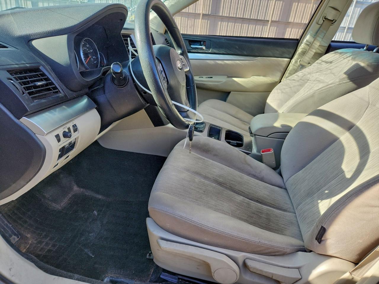 Subaru Legacy 2.5i Image 12