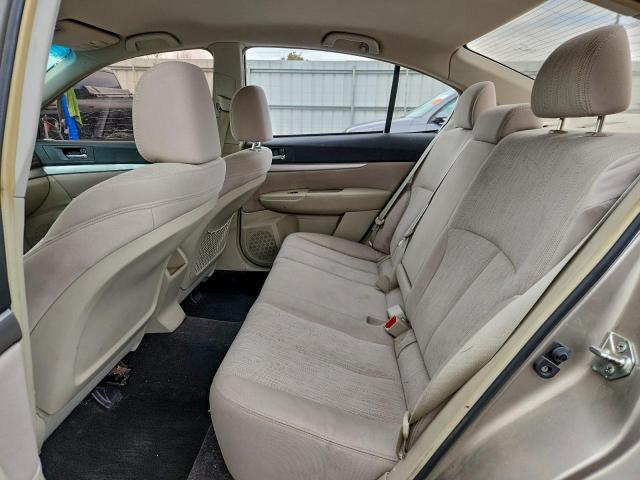 Subaru Legacy 2.5i Image 6