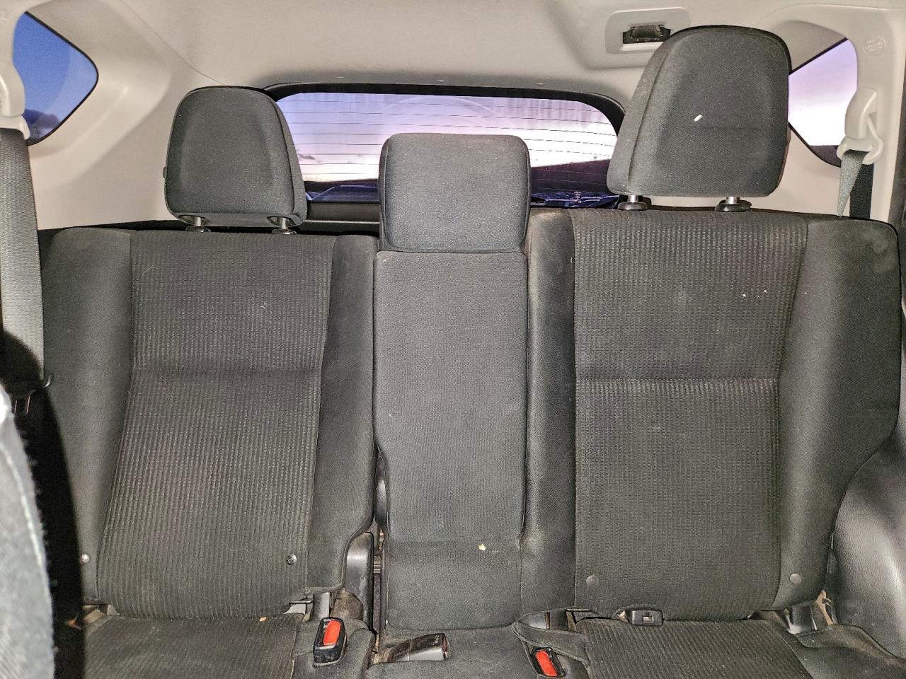 Toyota RAV4 Le Image 12