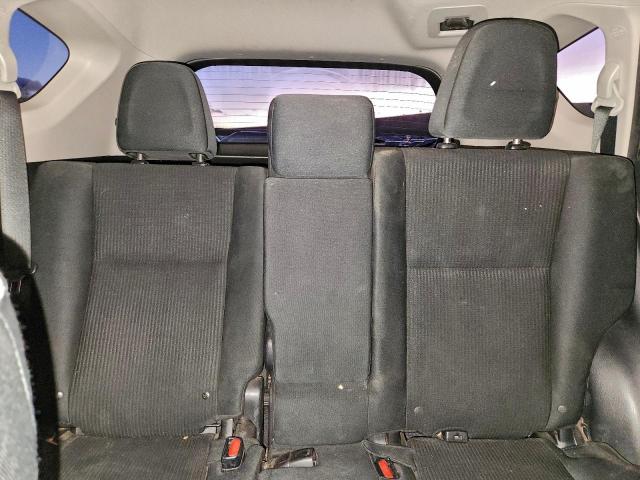 Toyota RAV4 Le Image 12