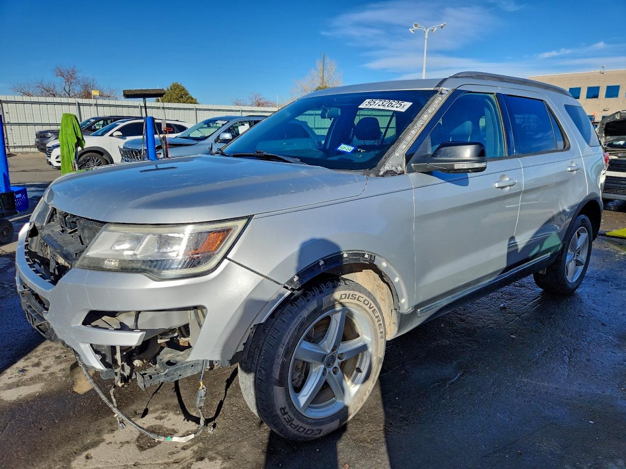 Ford Explorer Xlt Image 1